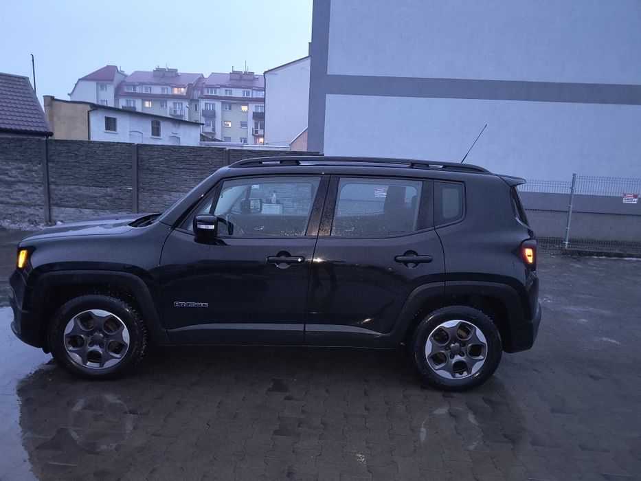 Jeep Renegade w wersji Longitude 1.4 z hakiem odczepianym