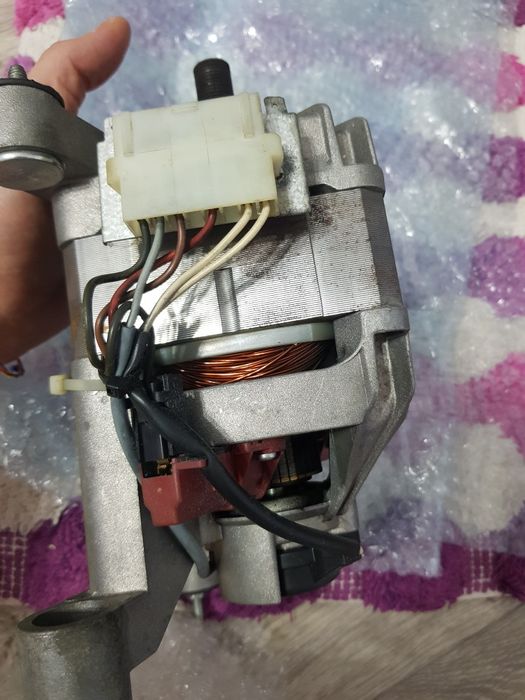 Двигун пральної машини,мотор Indesco 2040N1,850/1000,Indesit,LG