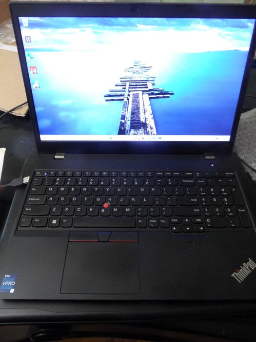 ThinkPad T15p  i7-12800H  32GB  256GB видео  Iris + RTX 3050  4GB