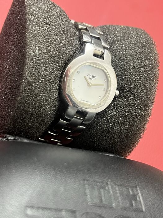 Zegarek damski Tissot perlowa tarcza + kamienie