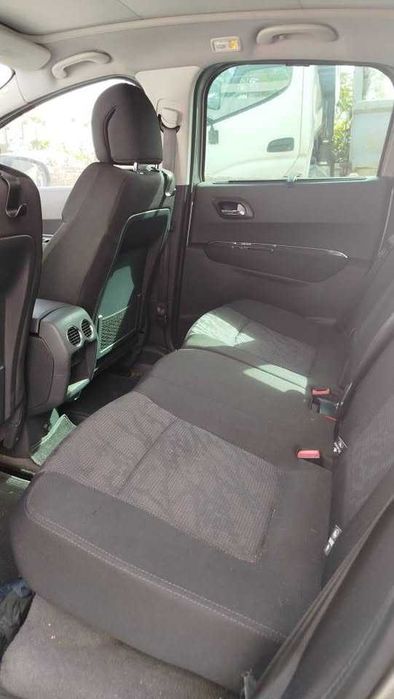 Peugeot 3008 1.6 HDi – Económico, Confortável e Fiável
