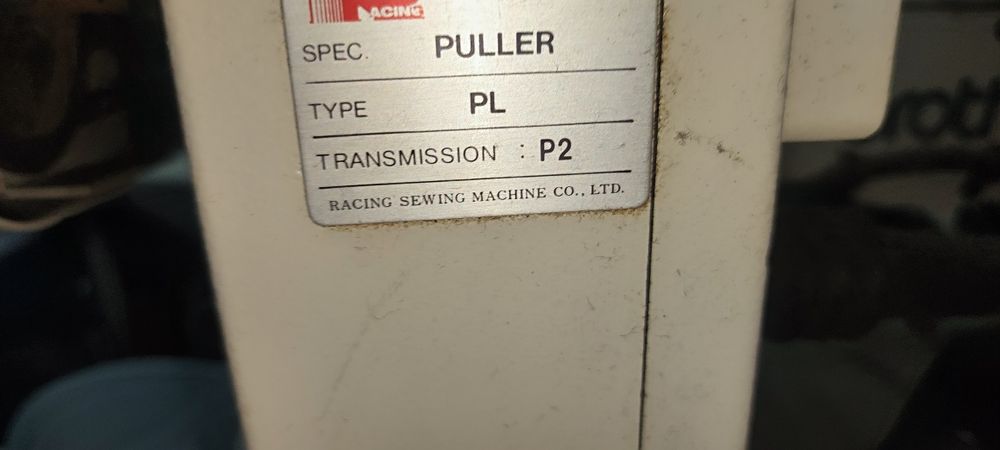 Maquina costª. ind.  recobr.e bainhas./ bancada c/ Nova BROTHER-Mod  F