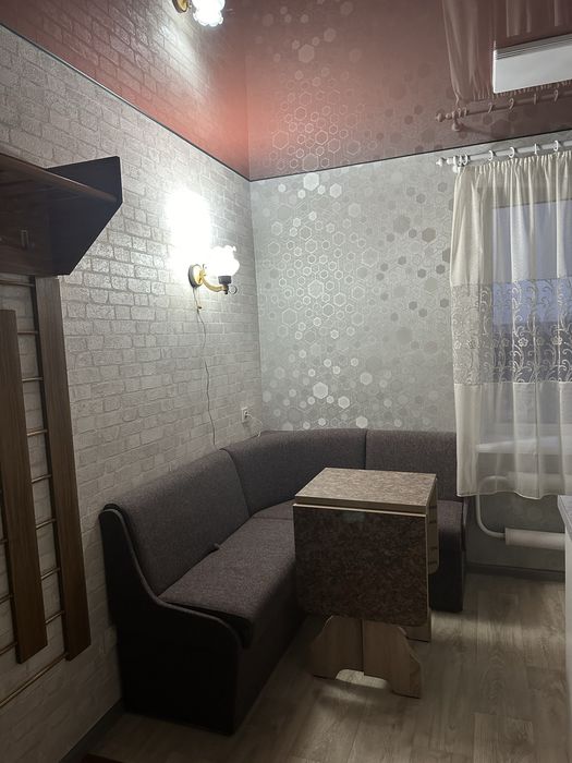 Квартира подобово, Лозова
