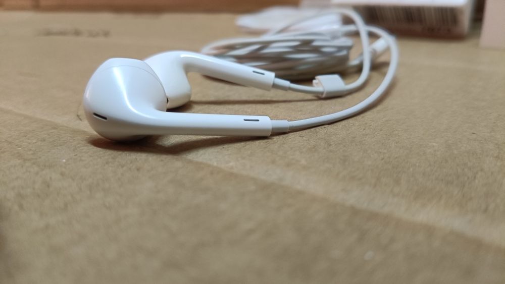 pple EarPods ze złączem Lightning