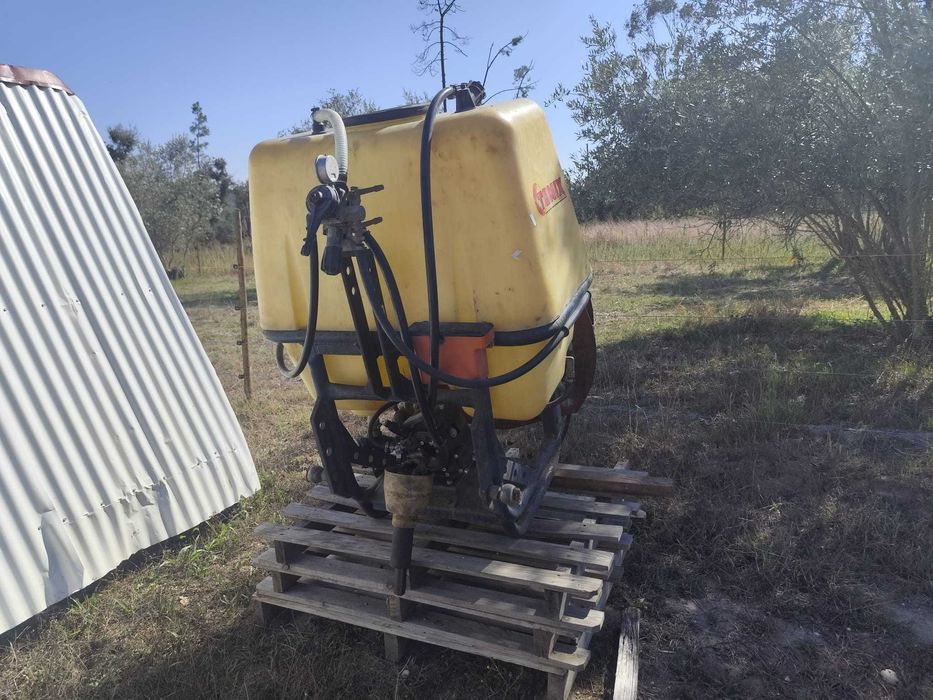 VENDO TRATOR HURLIMANN XF 90.4