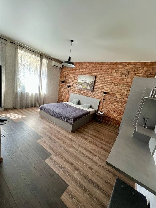 Продаж стильної студії на проспекті Миру