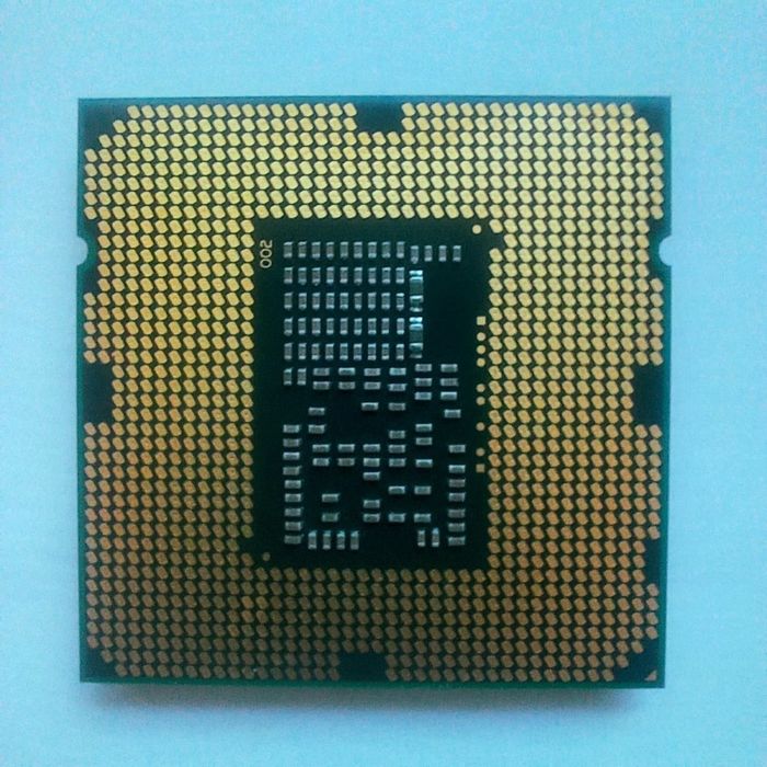 Intel Core i5-3470 3.2-3.6GHz, i3-540 3,06GHz