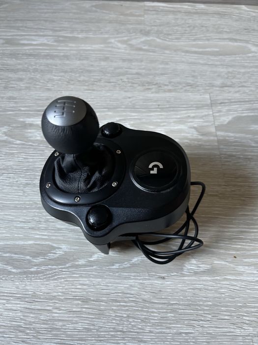 Logitech G923 SE Xbox + Shifter + Pedals