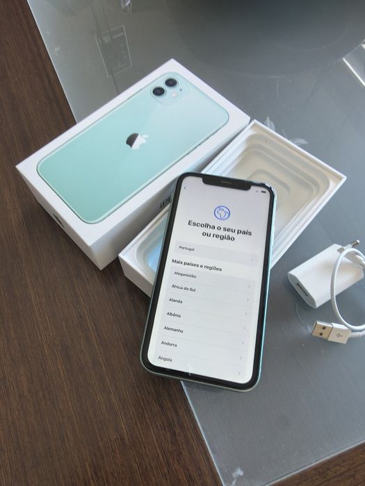 Vendo iPhone 11 em bom estado