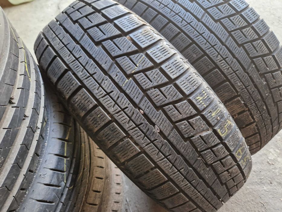 шини зима 215 65 R16 Yokohama Ice Guard IG60