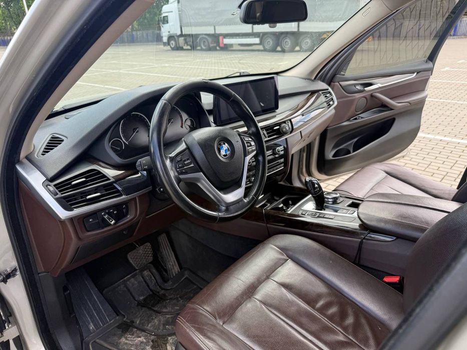 Свіжо пригнана друга машина в сімї BMW X5
