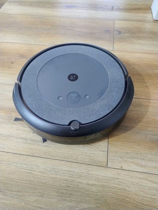iRobot Roomba i5 ze stacją na gwarancji do 28.08.2028r