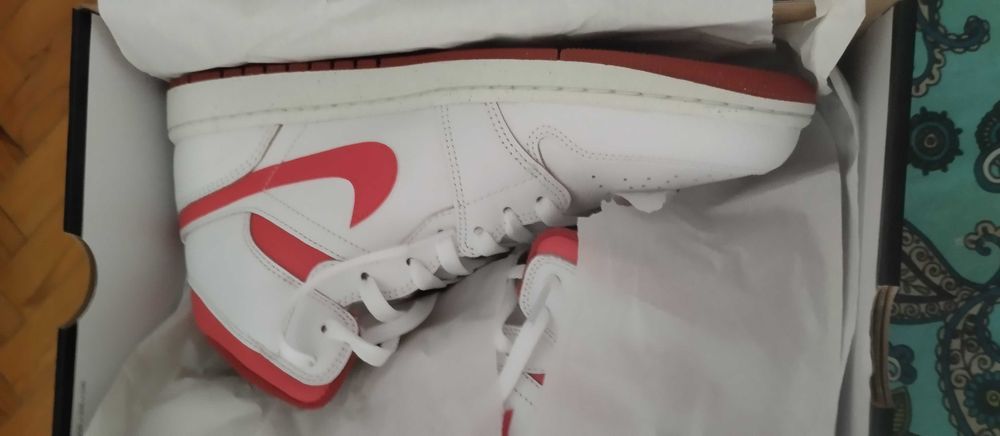 Nike Jordan 1 Mid Novos na caixa