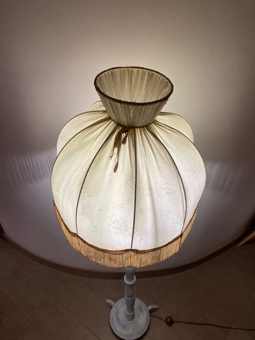 Candeeiro vintage de madeira pau preto