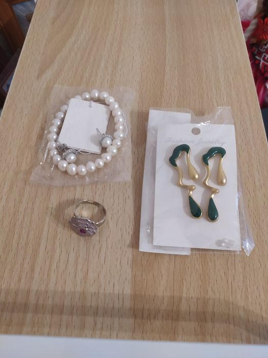 Продається біжутерія