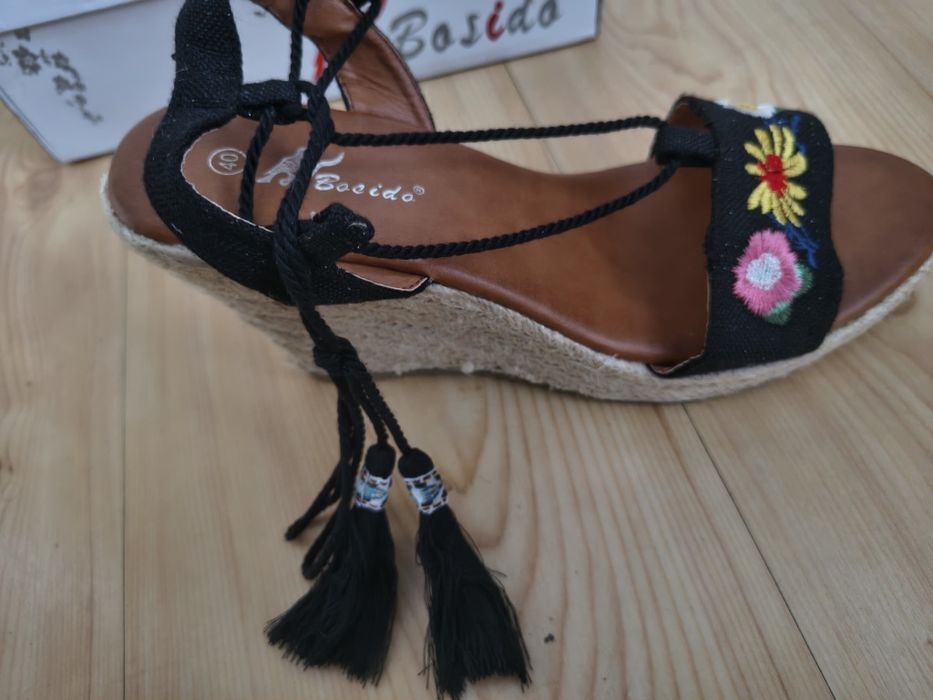 Wiązane sandały espadryle na platformie 40