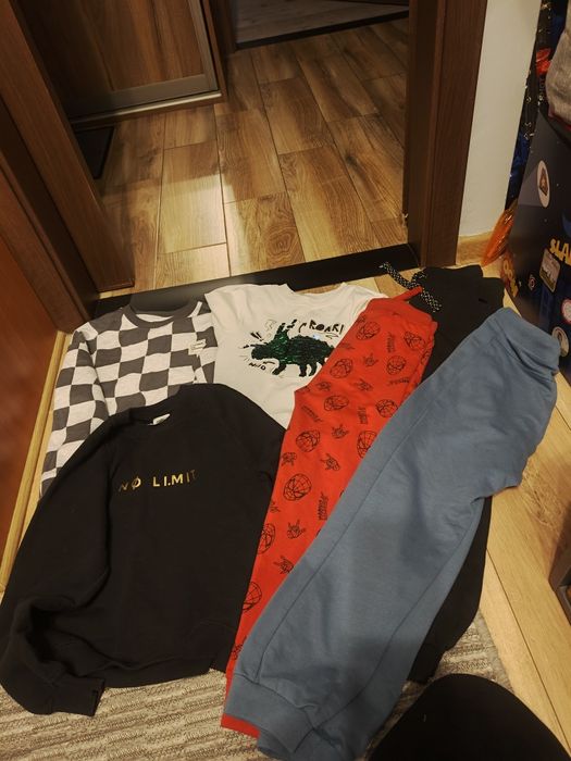Bluzy i spodnie dresowe 128
