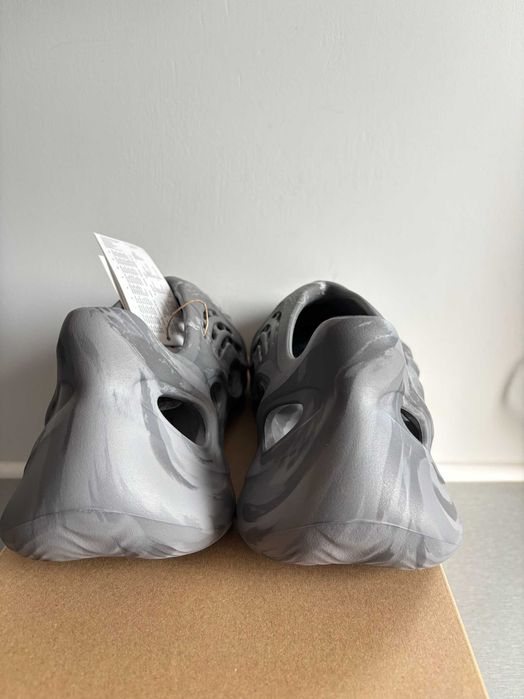 Buty Klapki Yeezy Foam Runner MX Granite 46 IE4931