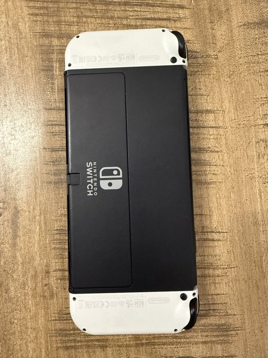 Продаю Nintendo Switch Oled