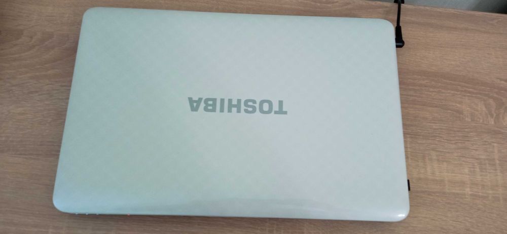 Ноутбук Toshiba Satellite L750 Core i5.