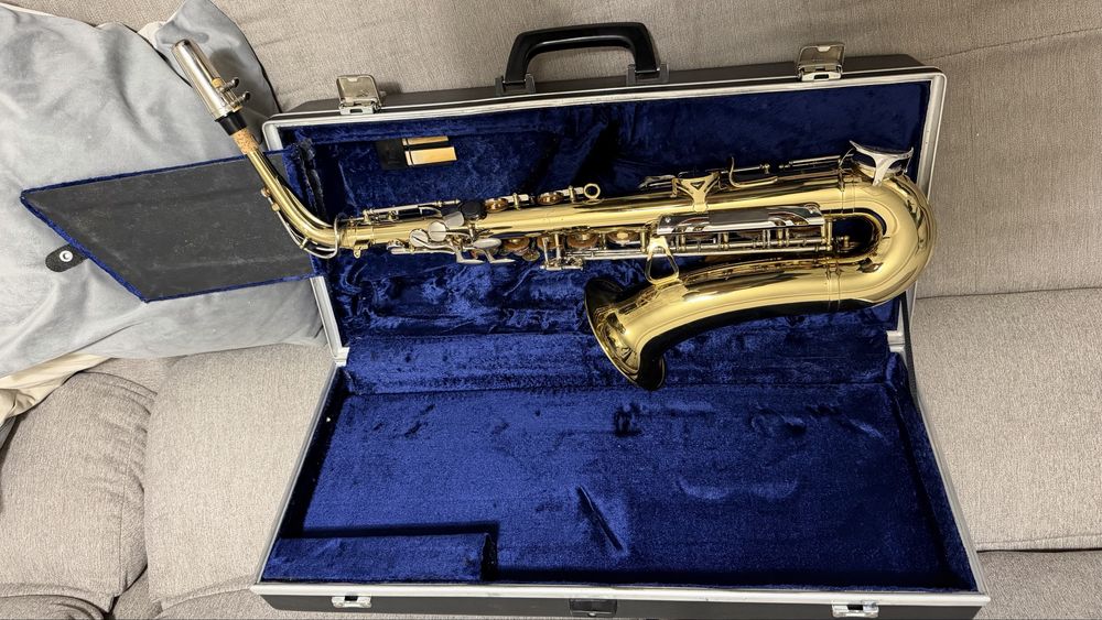 Saxofone alto da marca Amati Kraslice
