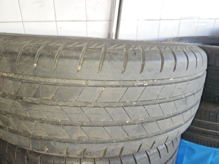 Pneus  215/65r16