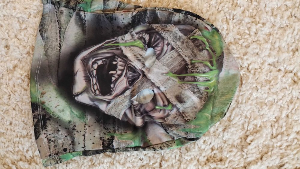 Czapka kominiarka z otworami na oczy