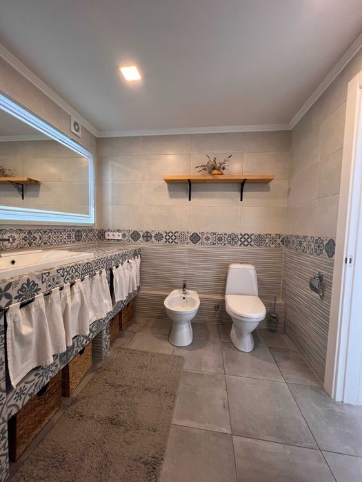 Оренда 2-кімнатної квартири з терасою на Петропавлівській Борщагівці