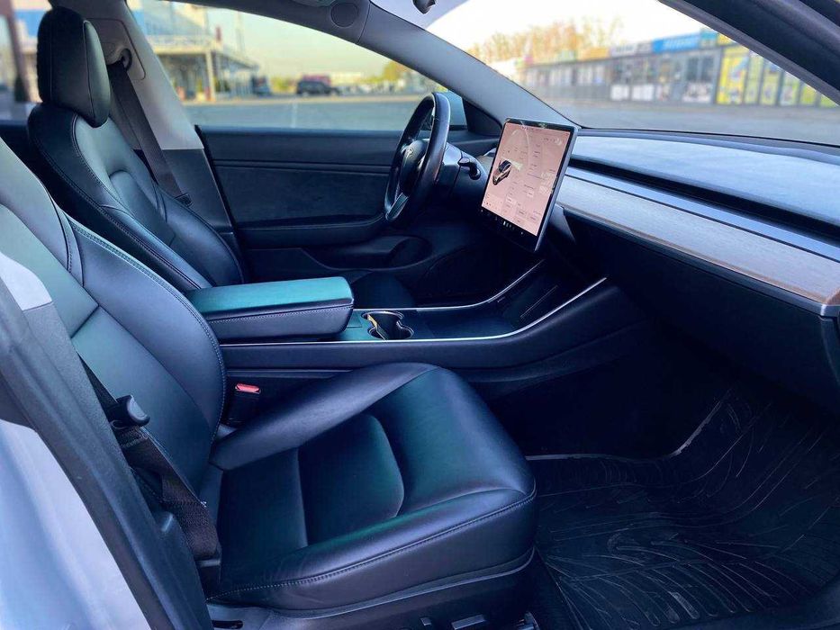 Tesla Model 3 2018 Long Range (Розстрочка / Лізинг)