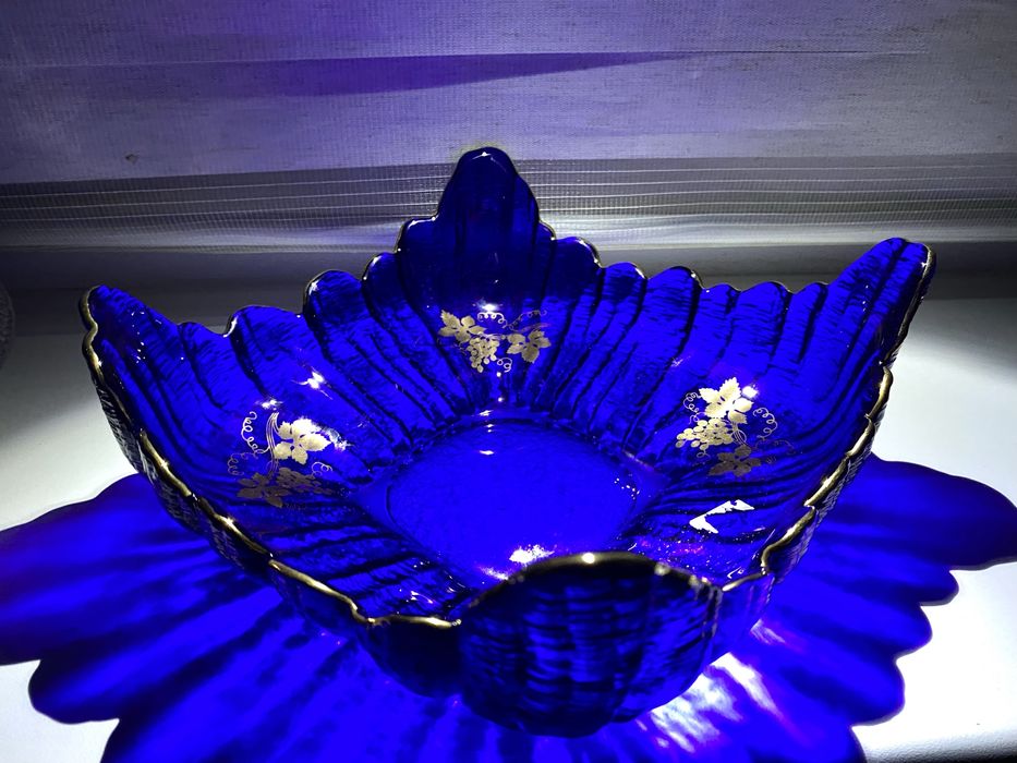 Салатник / фруктовница, кобальтовое рельефное стекло, винтаж