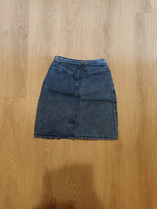 Віддам джинсові спідниці