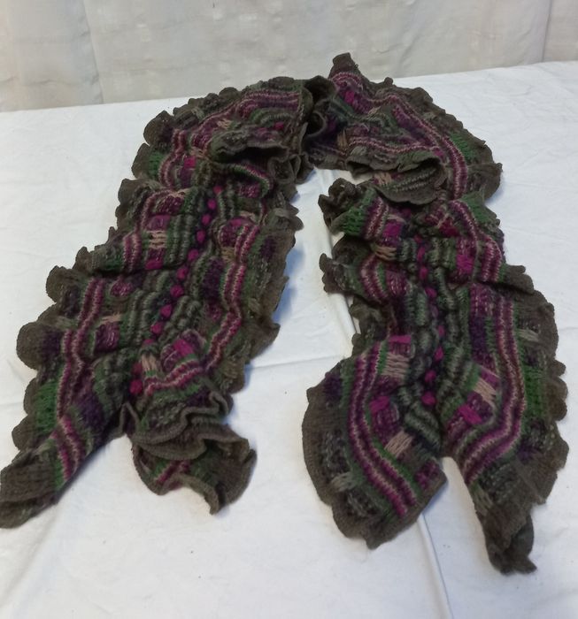 Cachecol unisexo malha com elástico a fazer folho tons verde e rosa