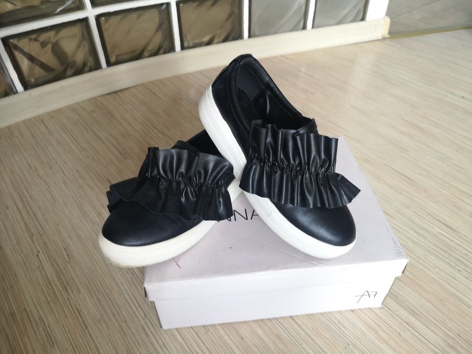 Półbuty wsuwane  firmy Missguided rozm. 38
