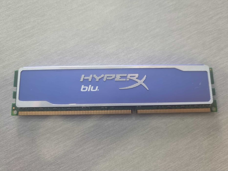 DDR3 Kingston Fury 8GB x 2