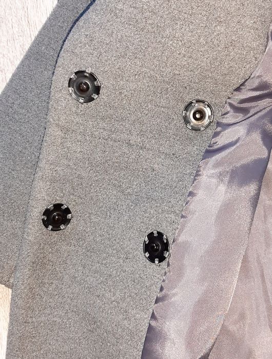 Фірмове пальто від Arin Apparel