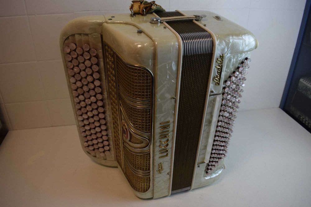 Acordeao Luccini 3 voz,