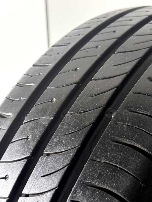 Pneus Kumho Ecowing ES01 - 185/60/15 - Como NOVOS