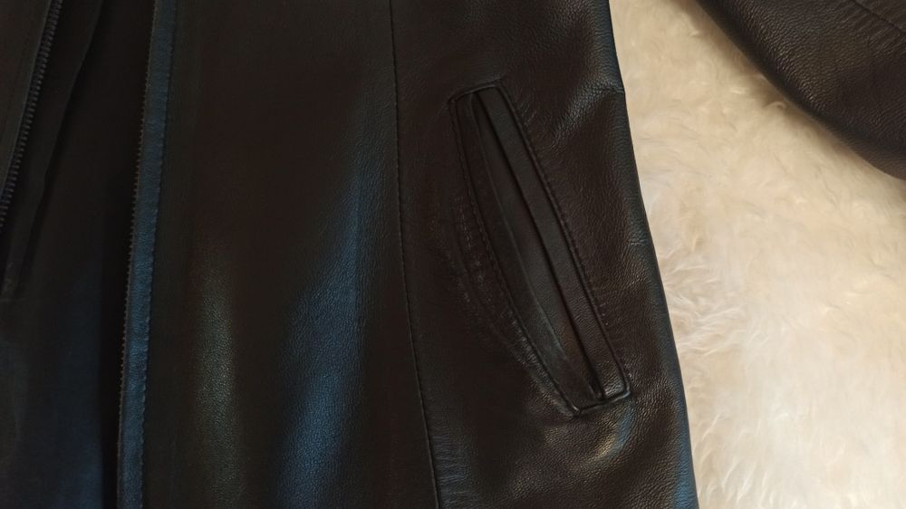 Женская кожаная куртка размер s