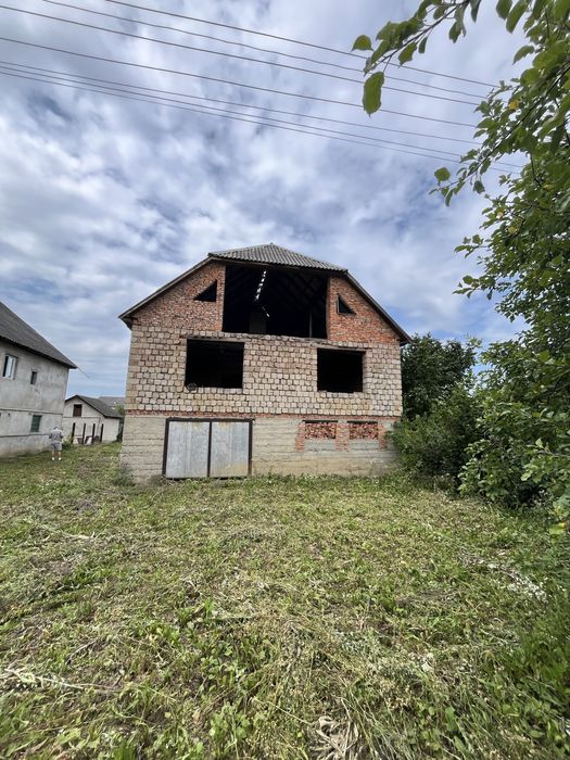 Недобудова 130 м2 приват ділянка 10 соток Берегово вул. Буча