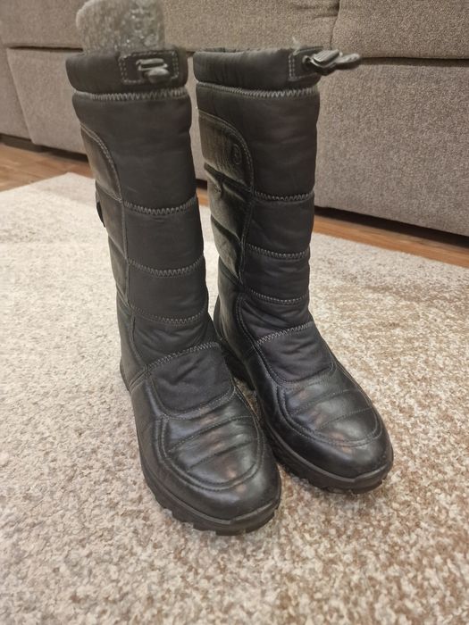 Продаю взуття екко