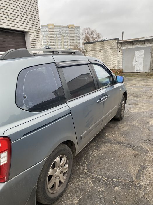 Киа карнивал  2.7 газ бензин