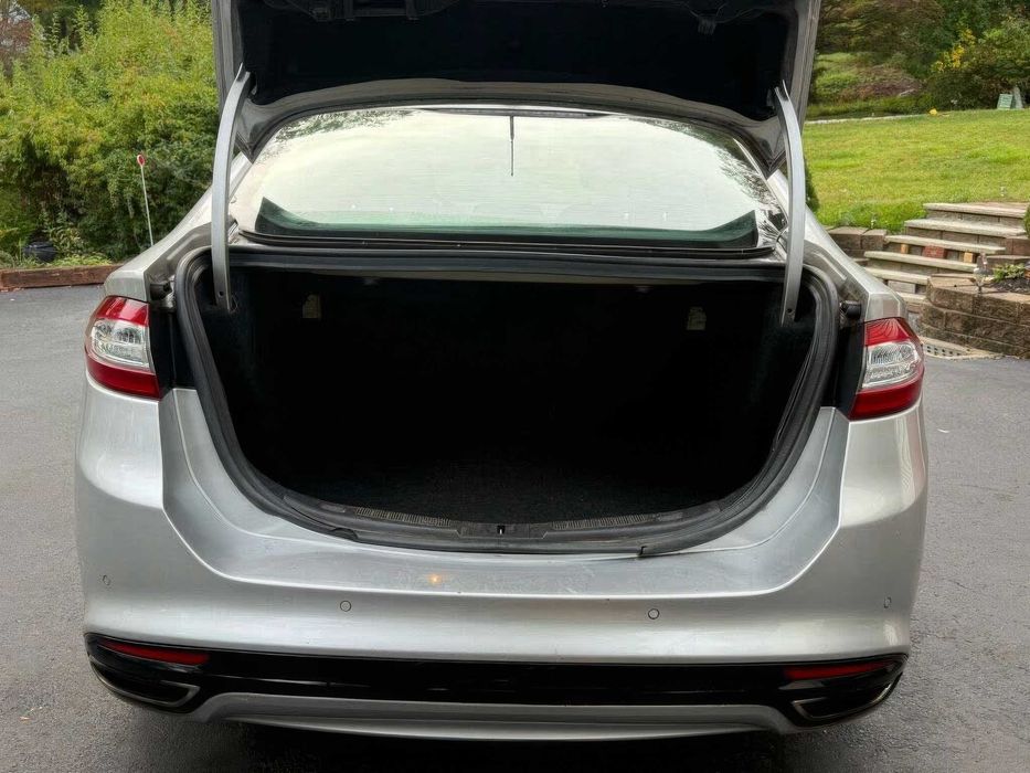 Ford Fusion Titanium      2015