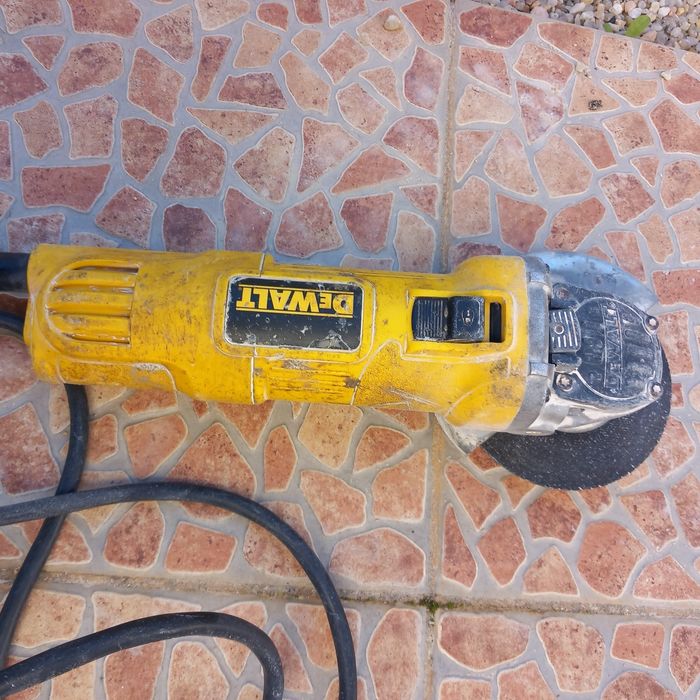 Rebarbadora Dewalt