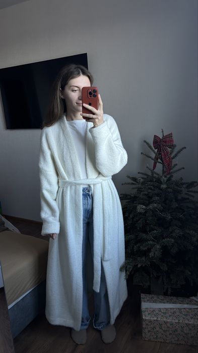 Ідеальний , пухнастий кардиган