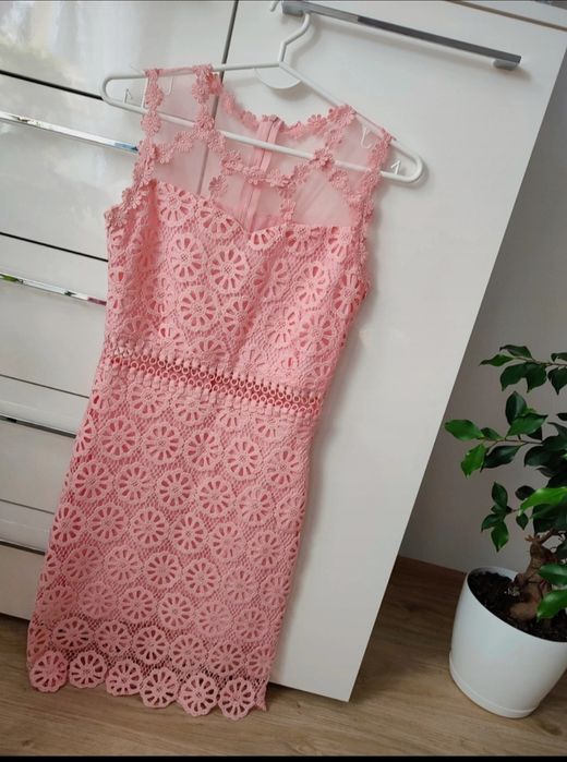 Sukienka gipiura koronka M