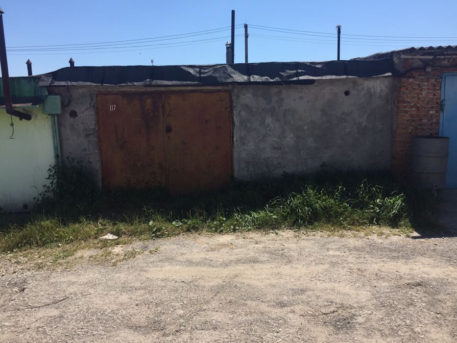 Продам або обміняю великий гараж в смт. Заводське