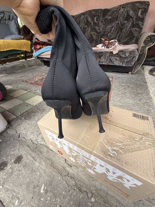 Ботинки zara 36 розмір !