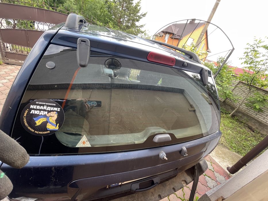 Заднє скло в ляду джип гранд чирокі wj, скло jeep grand cherokee wj