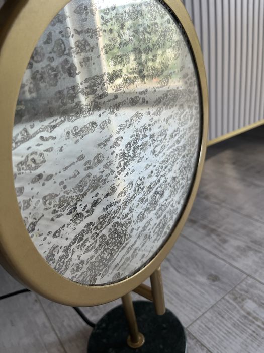 Lampka nocna, salonowa, kamienna podstawa.