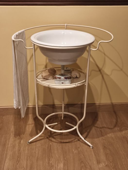 Lavatório antigo em ferro